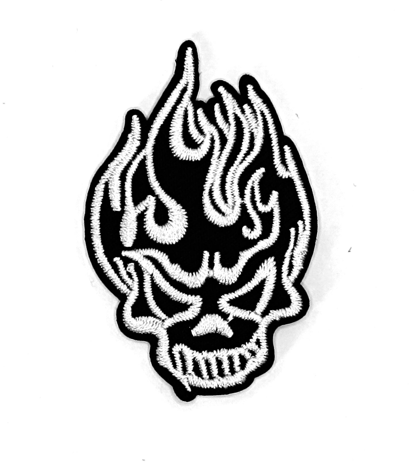"Flaming Skull" patch – black and white embroidery, iron-on, 4.3x6.8 cm